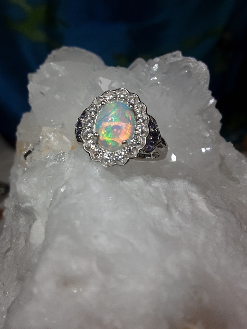 925 opal gemstone ring.
